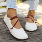 UETEEY Damen Loafers – Casual Flats aus Lackleder, runde Spitze, Vintage Stil, elegante Slip-On Schuhe für Alltag und Büro