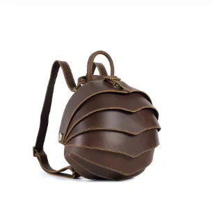 Vintage Beetle Leder Rucksack – Handgefertigter Unisex Daypack aus echtem Rindsleder im Street-Style