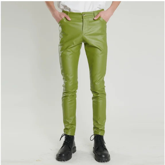 Herren PU Lederhose 2025 – Leichte Slim Pencil Pants in Schwarz & Rot, elastische Bühnen- & Freizeit-Lederhose für Bar, KTV & Performance