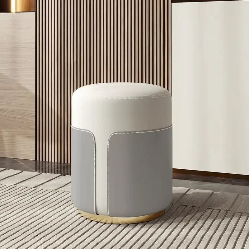 Runder Leder Sitzhocker – Kleiner niedriger Sofa- & Beistellhocker für Wohnzimmer, Lounge & Kaffeebereich