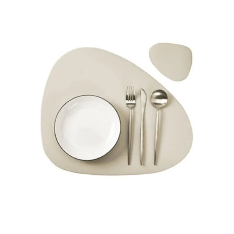 Orange Tischset &amp; Untersetzer Set aus PU-Leder – Öl- &amp; Wasserabweisende Platzsets in unregelmäßiger Form für Küche, Esstisch &amp; Café
