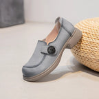 feerldi Damen Leder Flats WB-06K – Mocassins élégants à enfiler, mocassins confortables avec petits talons, chaussures plates grises