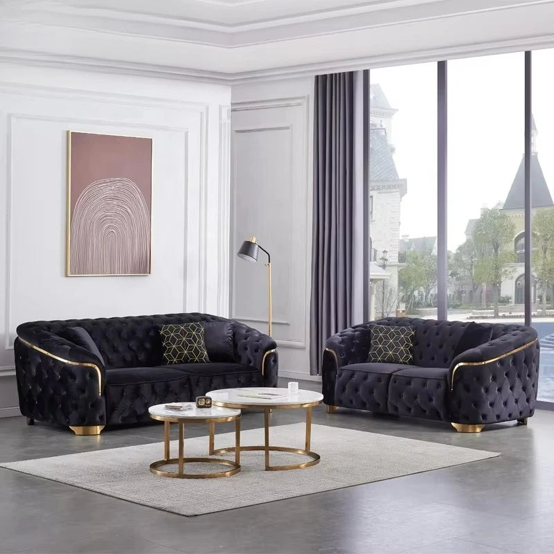 Modernes Luxus Chesterfield Sofa aus Samt – Elegantes Lounge-Sofa mit Goldener Basis &amp; Holzfüßen for stilvolle Wohnzimmer