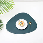 Dreieckiges Leder Platzset – Rutschfest &amp; hitzeisolierend, modernes Tischset im Nordic Style für Küche, Hotel &amp; Restaurant 