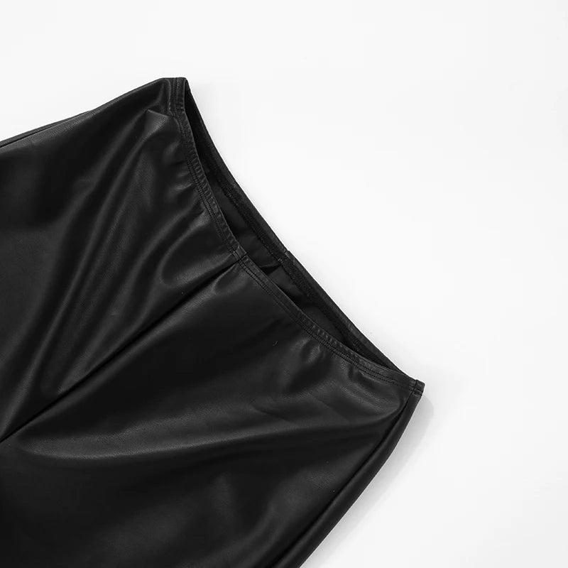 Sexy PU Leder Damen Zweiteiler – Trägerloses Halter Crop Top & Skinny 7/8 Hose, rückenfreies Faux Leather Set für Night Out & Club