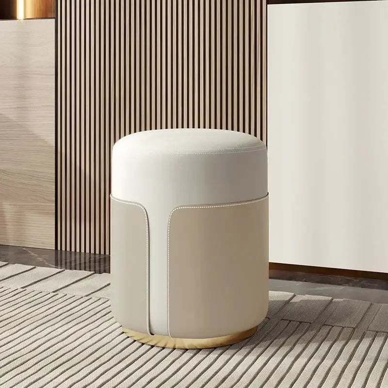 Runder Leder Sitzhocker – Kleiner niedriger Sofa- & Beistellhocker für Wohnzimmer, Lounge & Kaffeebereich