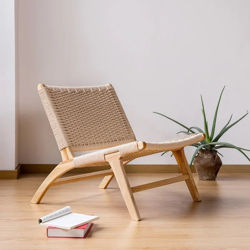 Sattel-Lounge Chair aus Eiche &amp; Rattan – Hochwertiger Freizeitstuhl mit Lederoptik für Balkon, Wohnzimmer &amp; Leisure Area