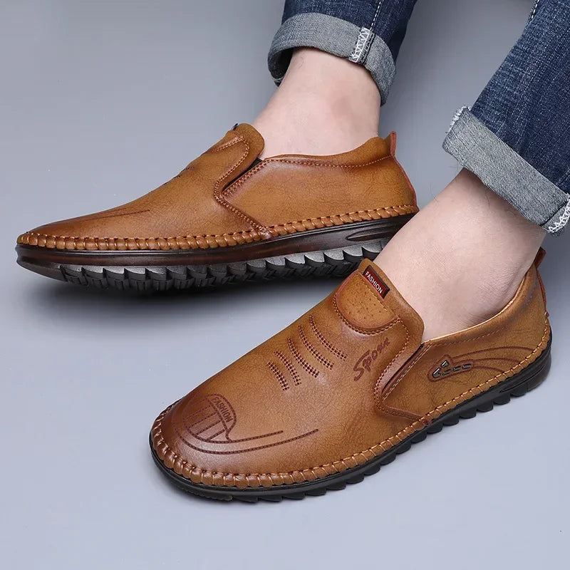Herren Leder Look Loafer – Handgefertigte Slip-On Mokassins, leichte Business- & Freizeitschuhe mit weicher Sohle für Sommer