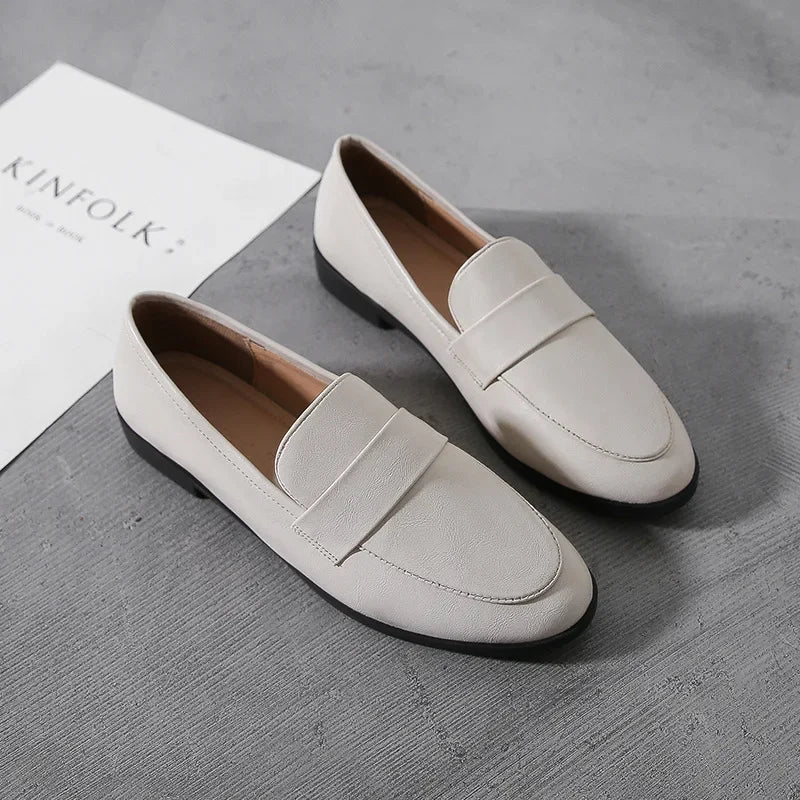 YBQJOO Damen Flats 2025 – Vintage Lederschuhe mit Rundzehen, rutschfest, britischer Stil, flache Alltagsschuhe für Frühling und Herbst