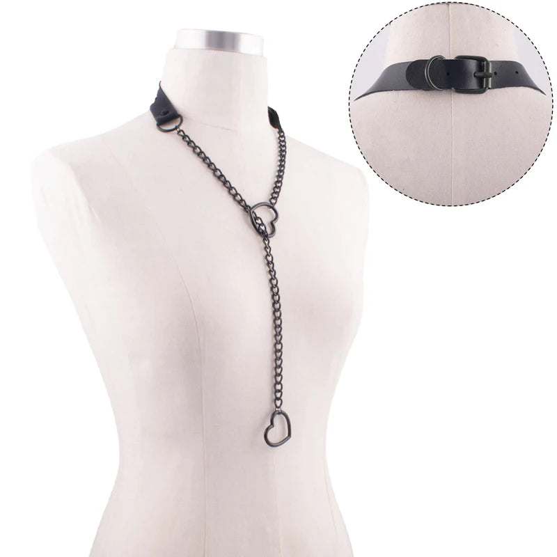 Schwarzer Leder Choker mit Herz & Kette – Punk Gothic Halsband für Damen, Goth Schmuckaccessoire