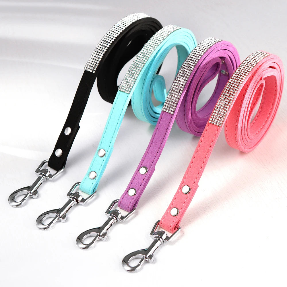 Glitzerndes Leder Hundehalsband mit Strass & Blumenmotiv inkl. 120 cm Leine – Elegantes Bling Set für Hunde & Katzen (XS–L)