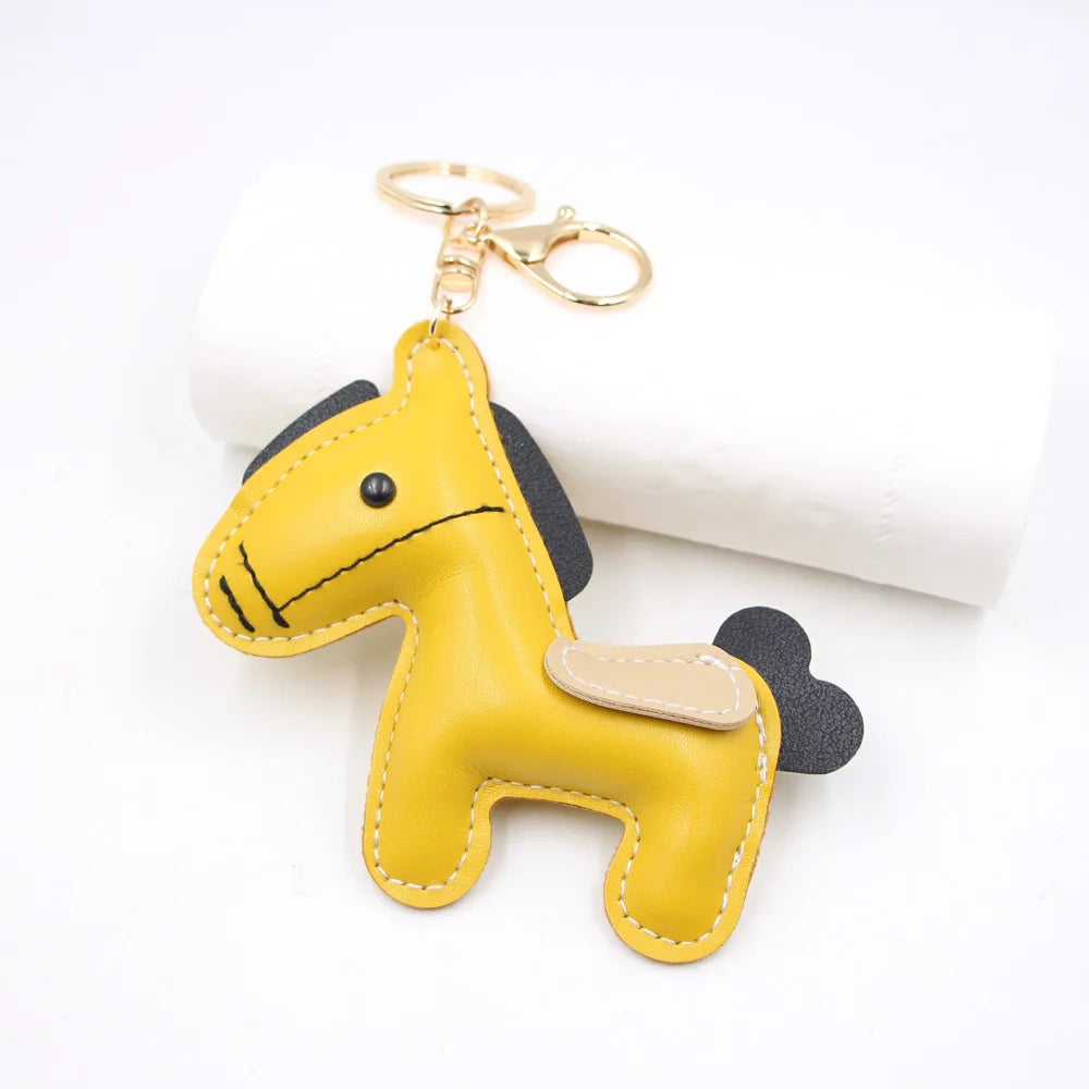Niedlicher Pferde-Schlüsselanhänger aus PU-Leder – Cartoon Tier-Keychain als Taschen- & Autoanhänger, süßes Geschenk für Freundin, Schwester & Besties