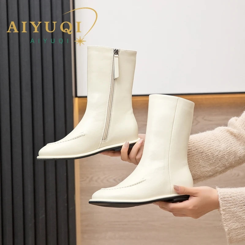 AIYUQI Damen Ankle Boots aus echtem Leder – Flache Winter Kurzstiefel im Knight-Stil mit Reißverschluss