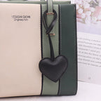 Herz Schlüsselanhänger aus Leder in Rosa & Rot – Süßer Love Keychain als Taschenanhänger & Geschenkidee für Frauen und Mädchen