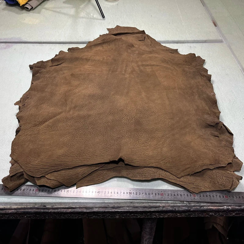 Dunkelbraunes Top-Layer Echtleder mit gebürsteter Bison-Grain-Struktur – 1,6–1,8 mm Lederstoff für Taschen, Möbel &amp; Schuhe 