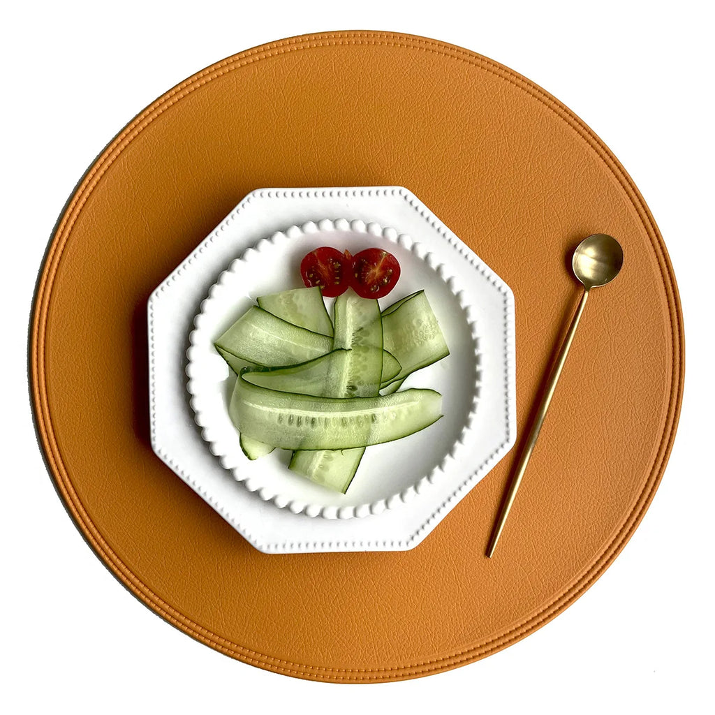 Runde Kunstleder Tischsets im Luxury Style – Gesteppte, hitzeisolierende Platzmatten für Esstisch, Café & Küche (1/4/6 Stück)