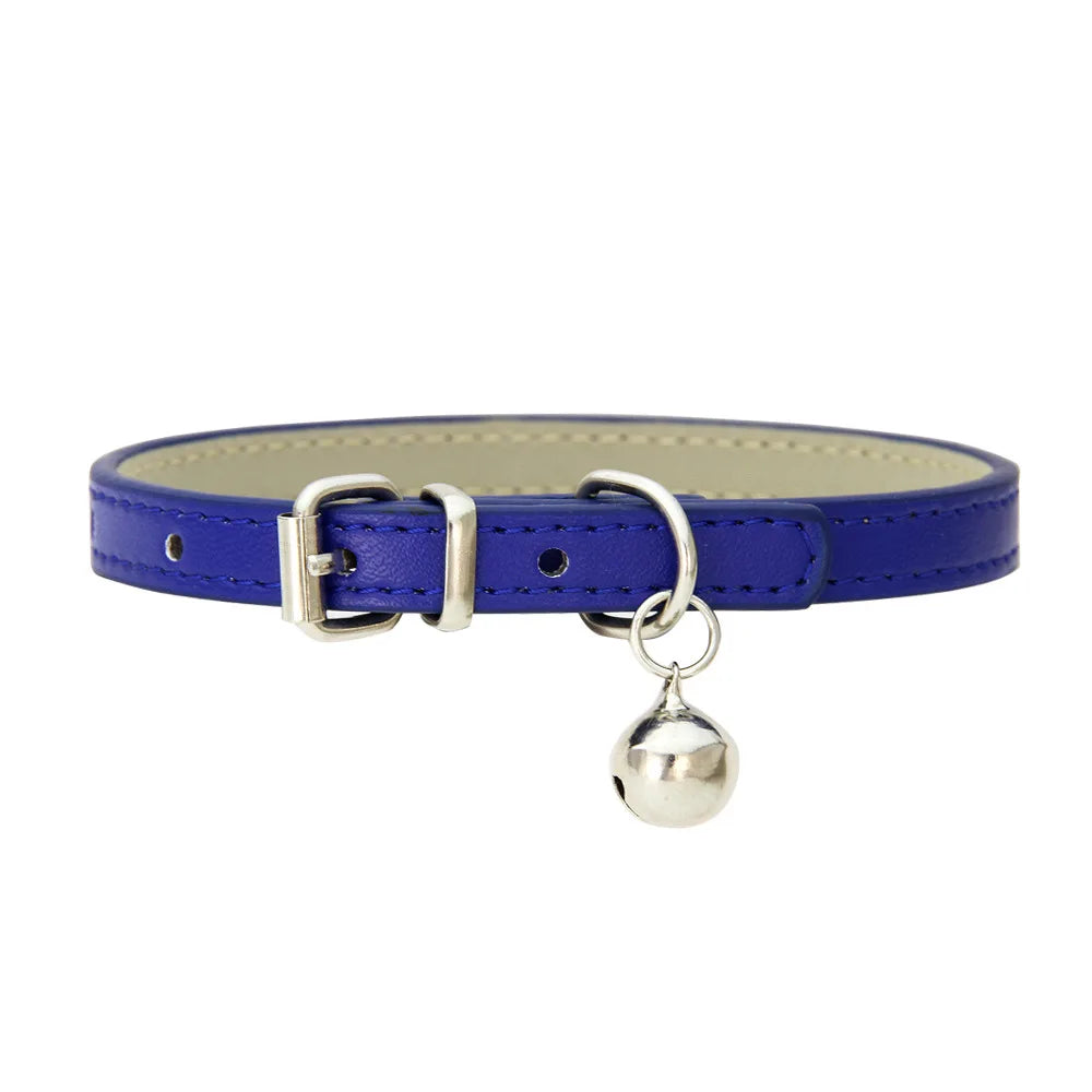 PU Leder Hundehalsband mit Glöckchen – Leichtes, farbenfrohes Halsband für Hunde & Katzen (Chihuahua, Welpen & Katzen)