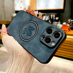 Retro Leder iPhone Hülle mit Ahornblatt-Design | Vollschutz für iPhone 11–17 Pro Max, Magsafe-kompatibel, Anti-Fingerabdruck & Kratzfest