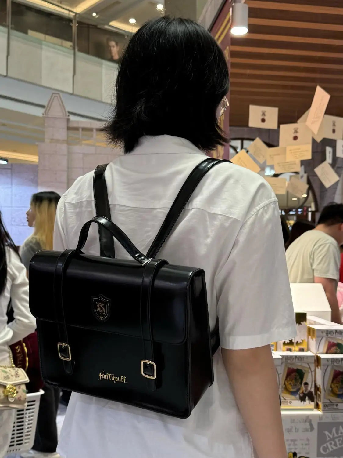 MINISO Harry Potter Rucksack & Crossbody Bag – PU Leder Schul- & Freizeitrucksack im Hogwarts Design für Damen & Herren