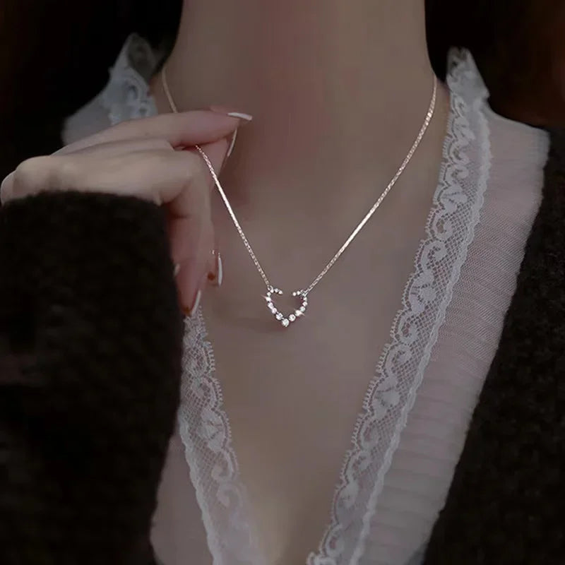 Vintage schwarze Lederkette mit geflochtenem Band & geometrischem Anhänger – Schlichte Halskette für Damen & Girls