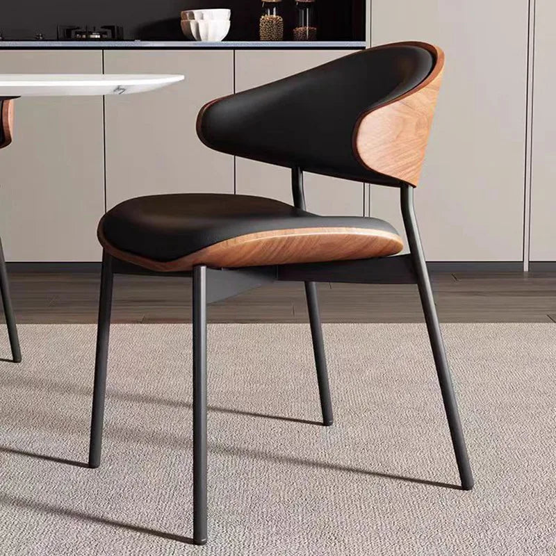 Luxus Designer Esszimmerstuhl aus Leder – Minimalistischer moderner Dining Chair ohne Armlehnen für Wohnzimmer &amp; Essbereich 