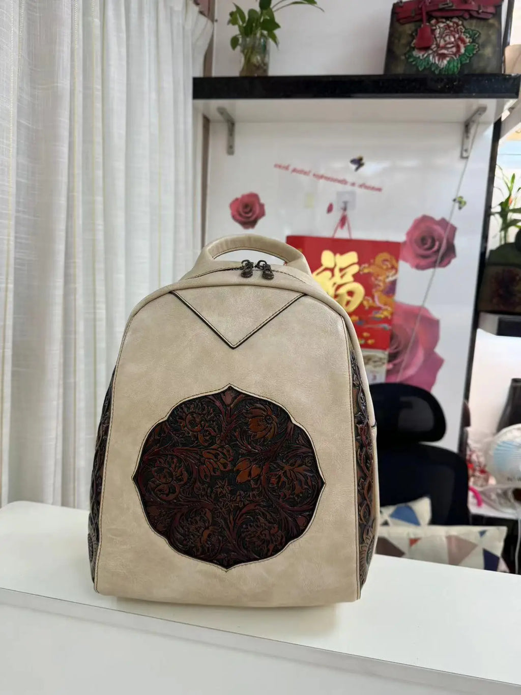 MOTAORA Damen Rucksack aus PU-Leder – Vintage geprägter Lederlook Rucksack mit Regenschutz, kompakt &amp; elegante 