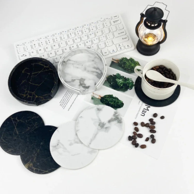 6er Set Marmor Leder Untersetzer – Doppelseitige Kunstleder Kaffeeuntersetzer, öl- & wasserabweisend, hitzebeständig (Ø 10 cm)