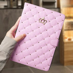 Étui de luxe en cuir PU Crown pour iPad 9.7, 10.2 et 10.9 pouces – Housse de protection élégante pour tablette avec couronne scintillante, fonction support et veille-réveil 