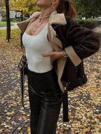 Damen Faux Lammfell Lederjacke – Kurze Bomberjacke mit Revers & Reißverschluss, warme Biker Aviator Jacke für Herbst & Winter