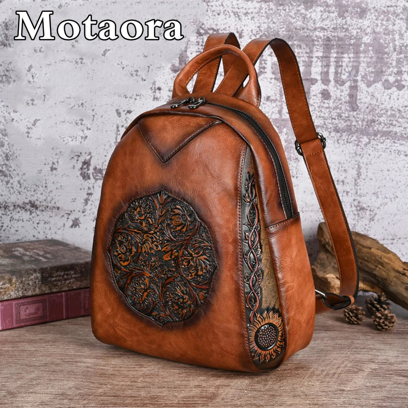 MOTAORA Damen Rucksack aus PU-Leder – Vintage geprägter Lederlook Rucksack mit Regenschutz, kompakt & elegant