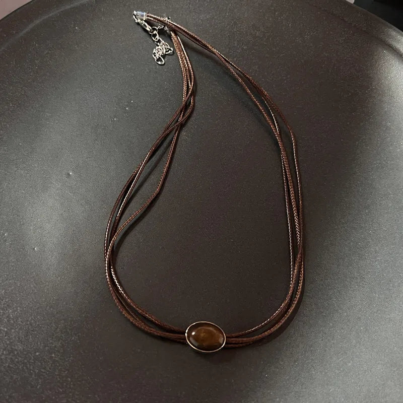 Vintage Halskette mit braunem Stein-Anhänger – Eleganter Layering Choker & Clavicle Chain aus Edelstahl für Damen & Herren