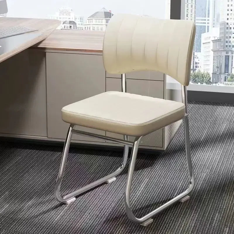 Moderne Konferenzstühle ohne Armlehnen – 5er Set ergonomische Bürostühle aus Kunstleder mit Lendenstütze für Meetingraum & Home Office