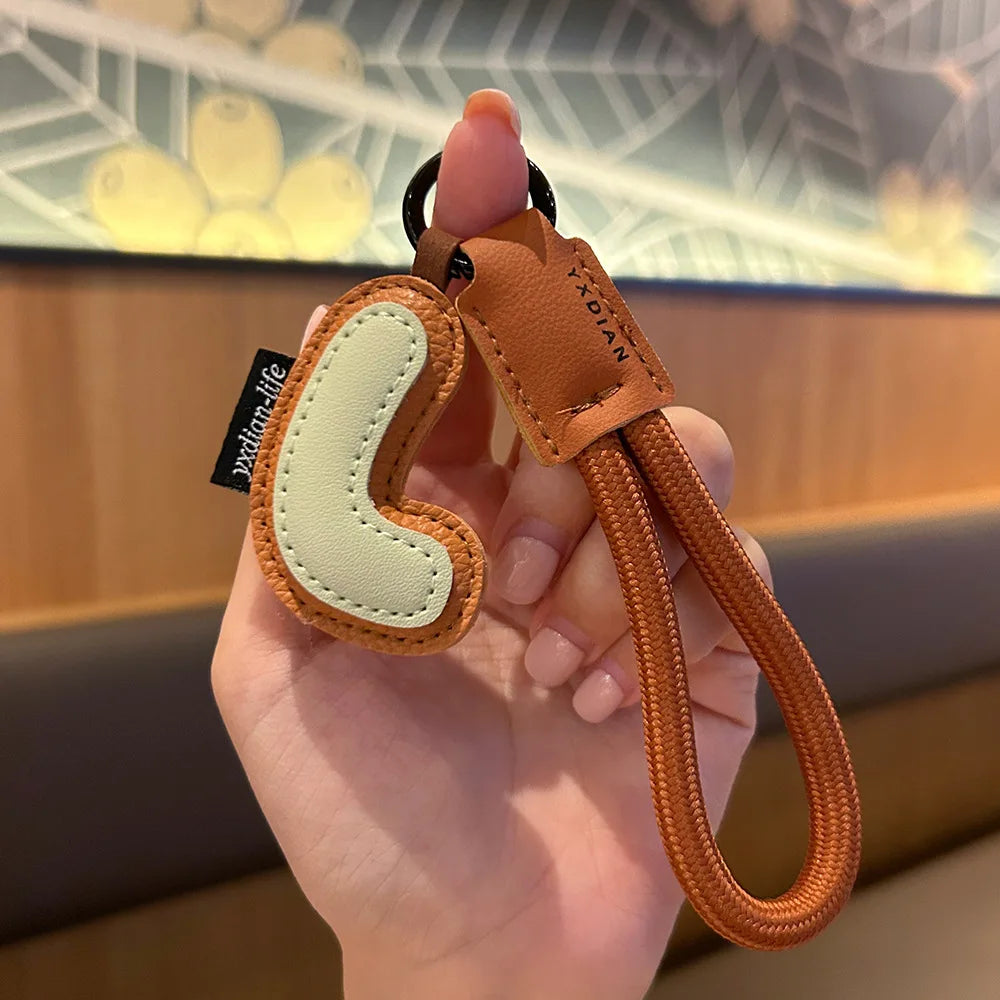 A–Z Leder Initialen Schlüsselanhänger – Geflochtenes Armband-Keyring mit Buchstaben Anhänger für Auto, Tasche & Accessoires