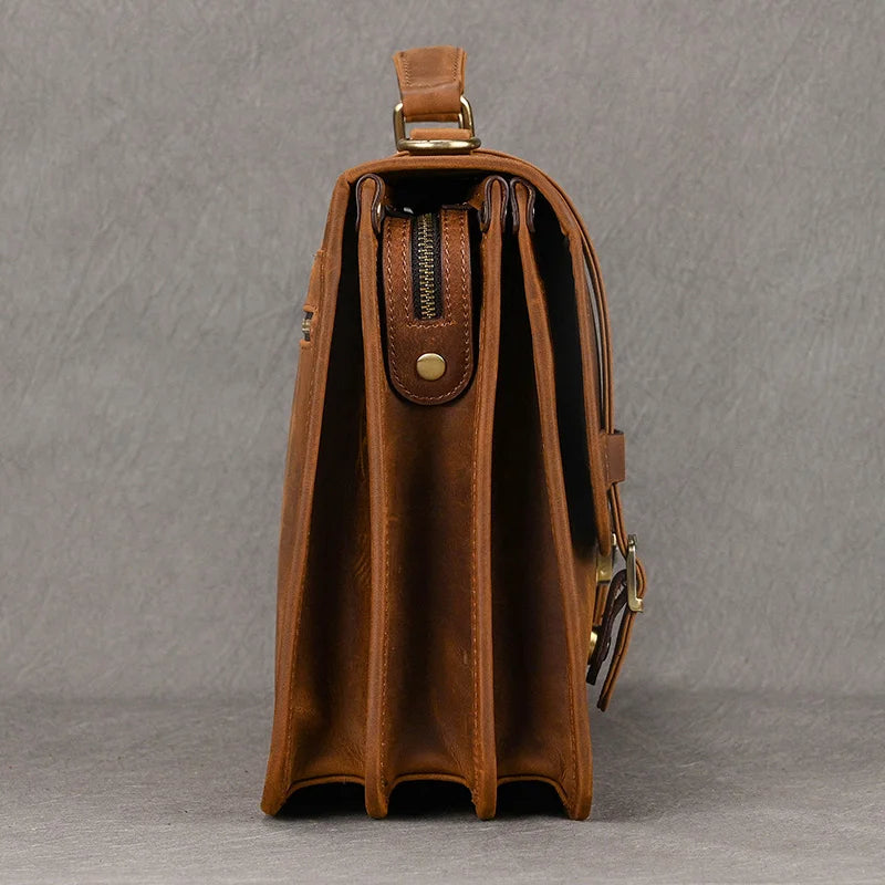 Newsbirds Herren Leder-Aktentasche – Luxus Business Briefcase aus Echtem Rindsleder für Laptop & Notebooks
