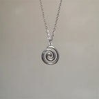 Vintage Spiral-Vortex Anhänger Halskette – Handgeflochtene Lederkordel im Boho & Y2K Stil, Unisex Schmuck