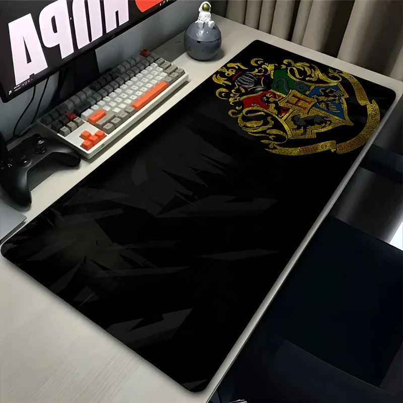 XXL Gaming Mousepad mit Anime Schloss Motiv – Großes Desk Mat 900×450 mm, Rutschfestes Mauspad & Tastaturunterlage für PC & Laptop