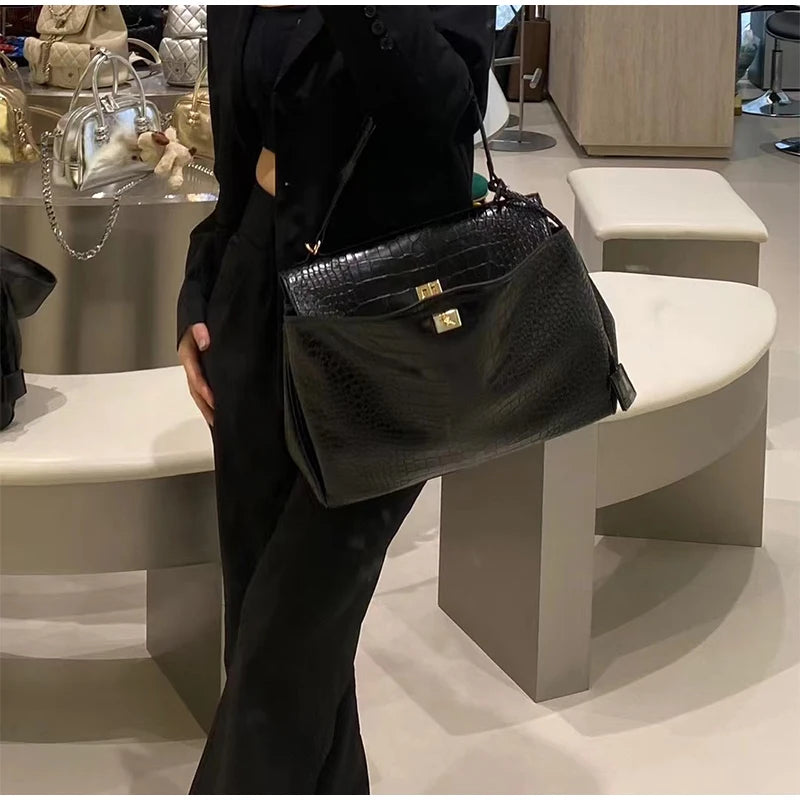 Große Damen Business Tote Bag aus weichem Leder – Hochwertige Pendler- & Reisetasche mit viel Stauraum, Schulter- & Crossbody-Handtasche