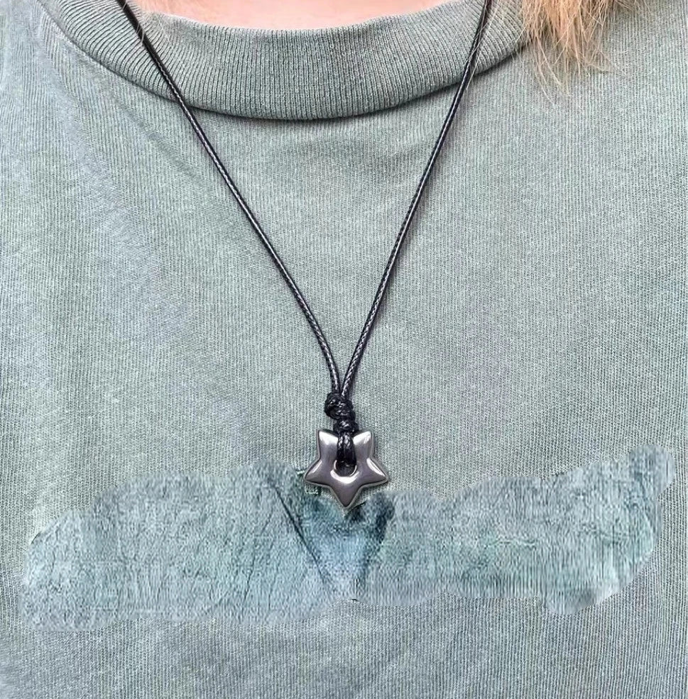 Gothic Stern Anhänger Halskette aus Leder – Vintage Pentagramm Kette mit hohlem Stern für Damen & Herren