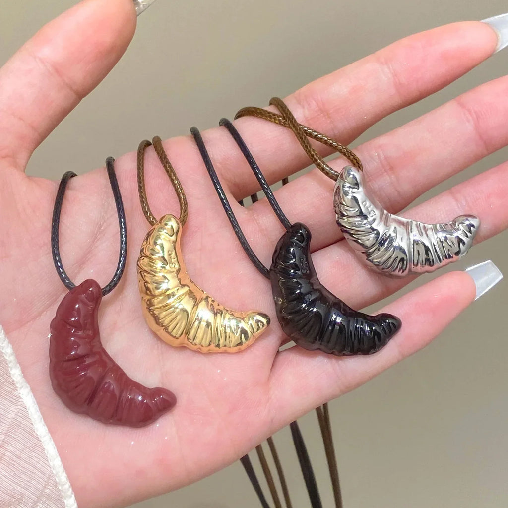 Lange Halskette mit Horn-Anhänger – Elegante Lederkordel Sweater Chain im Boho-Stil für Damen