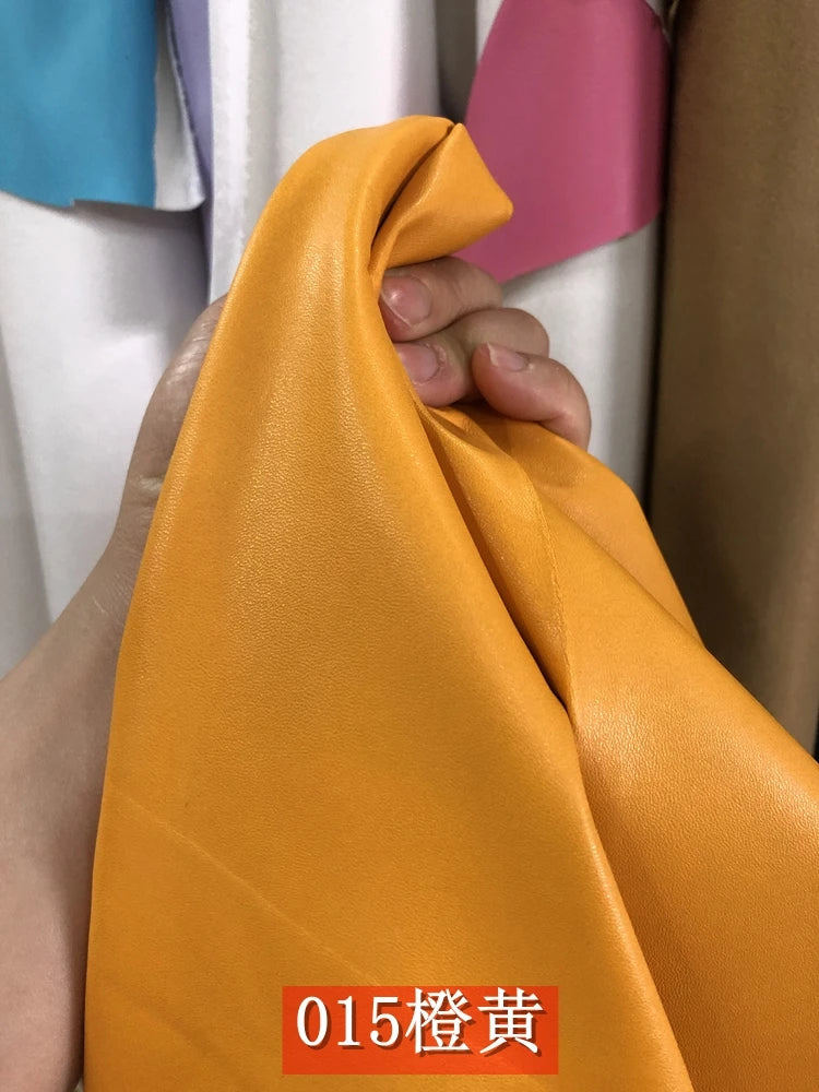 Dünnes weiches Kunstleder Meterware – Tissu en cuir PU élastique avec revêtement pour vêtements, sacs et projets de bricolage 