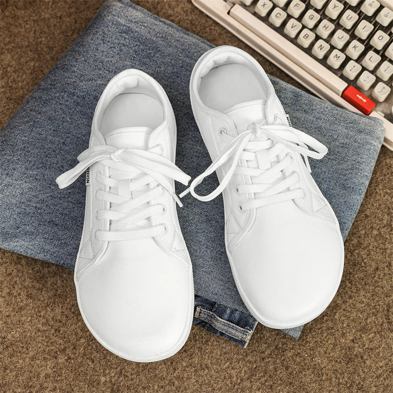 DQTBE Unisex Minimalist Sneakers – Breite Zehen, Kunstleder, leichte Walking- & Sportschuhe für Herren und Damen