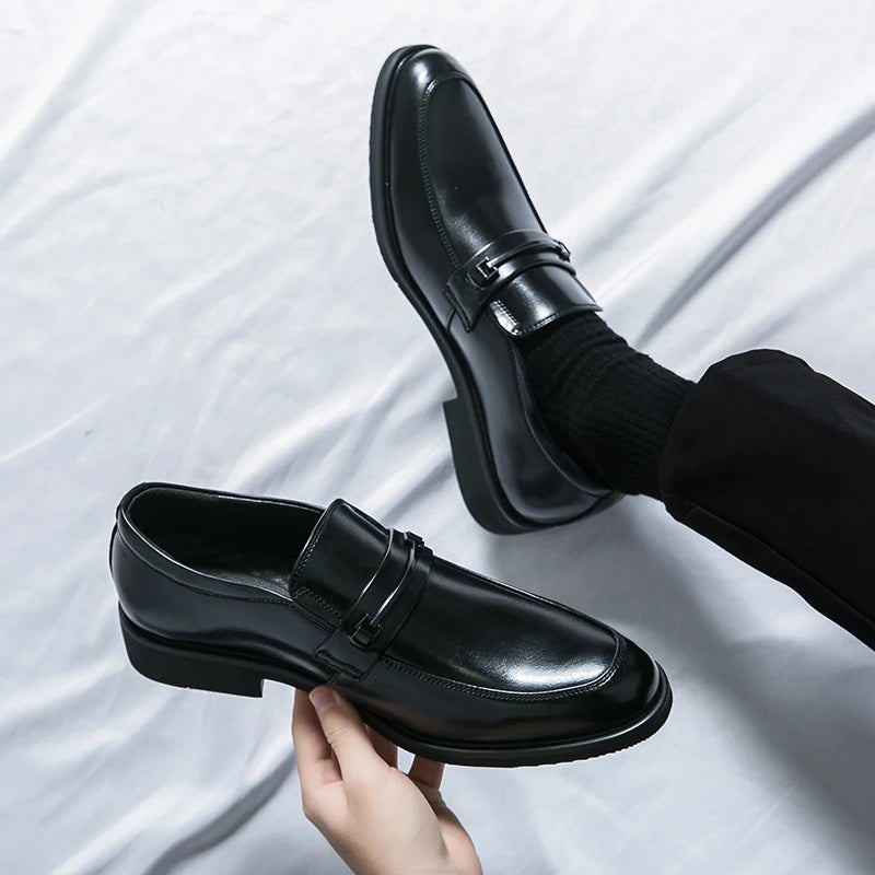 Mocasines de cuero de negocios para hombre: zapatos clásicos sin cordones con forma de zehenform, zapatos de vestir elegantes para la oficina, el tiempo alto y todos los días 