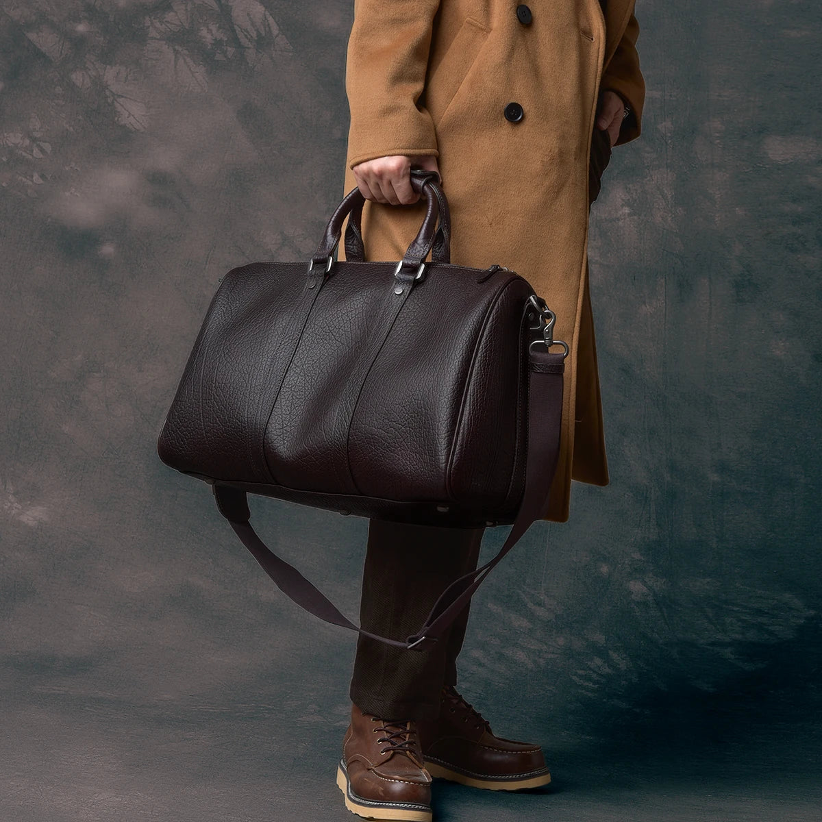 PNDME Vintage Leder Reisetasche aus echtem Rindsleder – Große Luxury Travel Duffle Bag aus First-Layer Cowhide für Damen & Herren