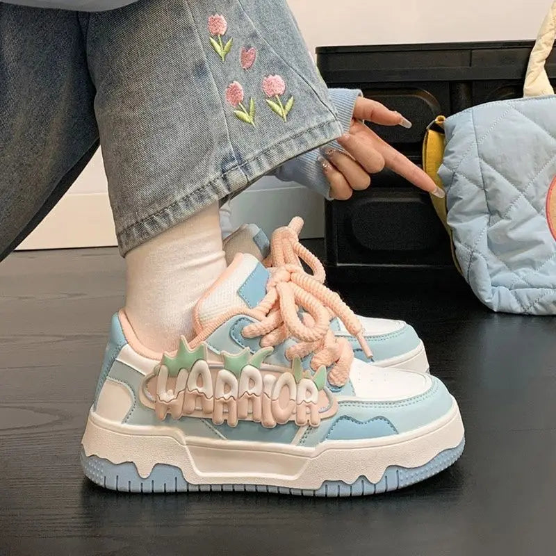 Damen Chunky Plateau Sneaker 2025 – Plataforma estética-Schuhe aus Kunstleder mit dicker Sohle &amp; Alphabet-Details