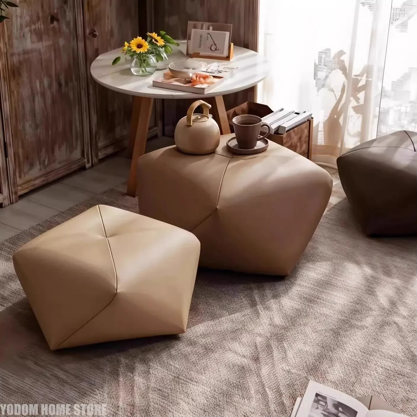 Moderner achteckiger Fußhocker aus PU-Leder – Vielseitiger Sitzhocker mit Massivholz-Basis für Wohnzimmer & Schlafzimmer