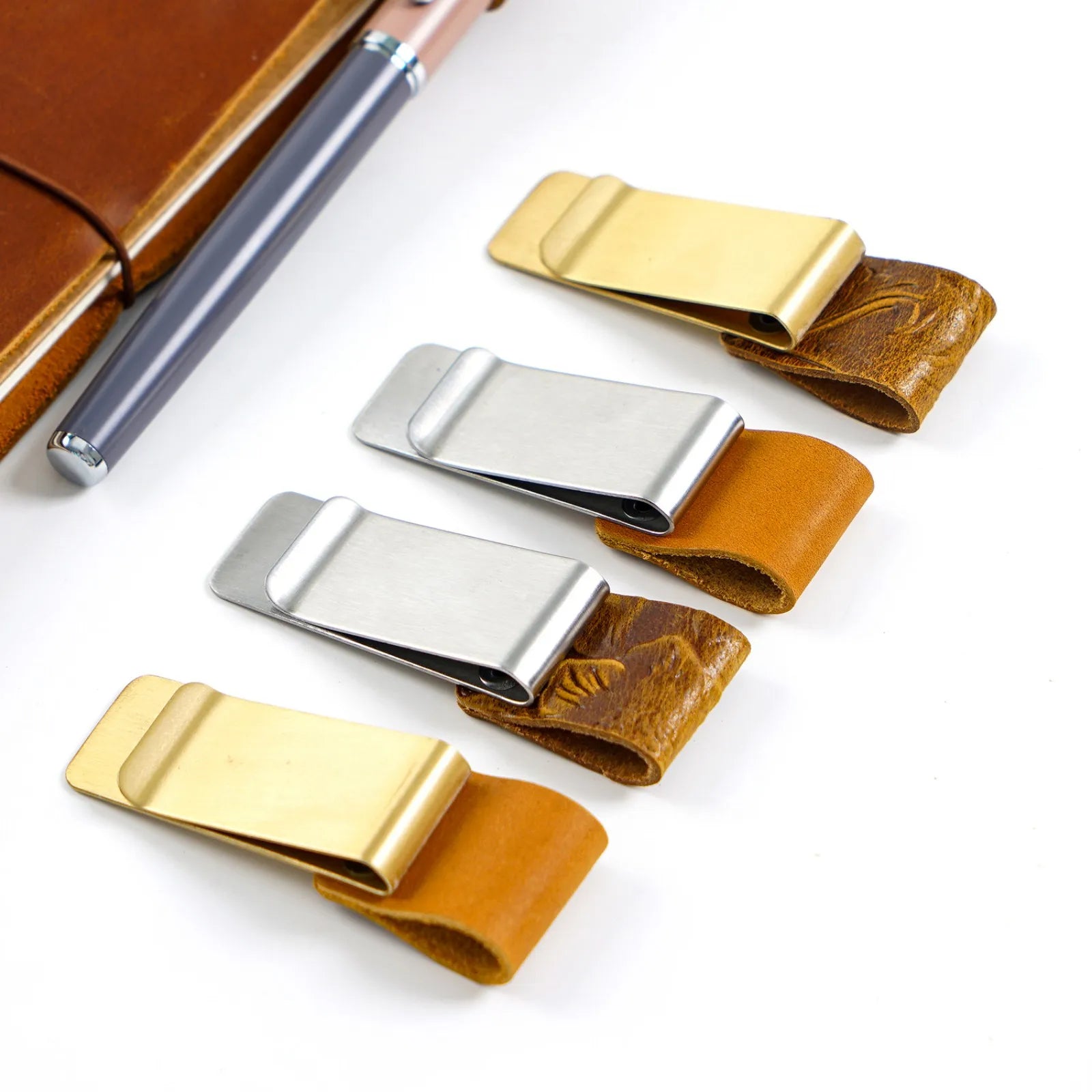 Leder Stiftehalter Clip mit Messing-Lesezeichen – Eleganter Pen Clip für Traveler Notebooks & Journale