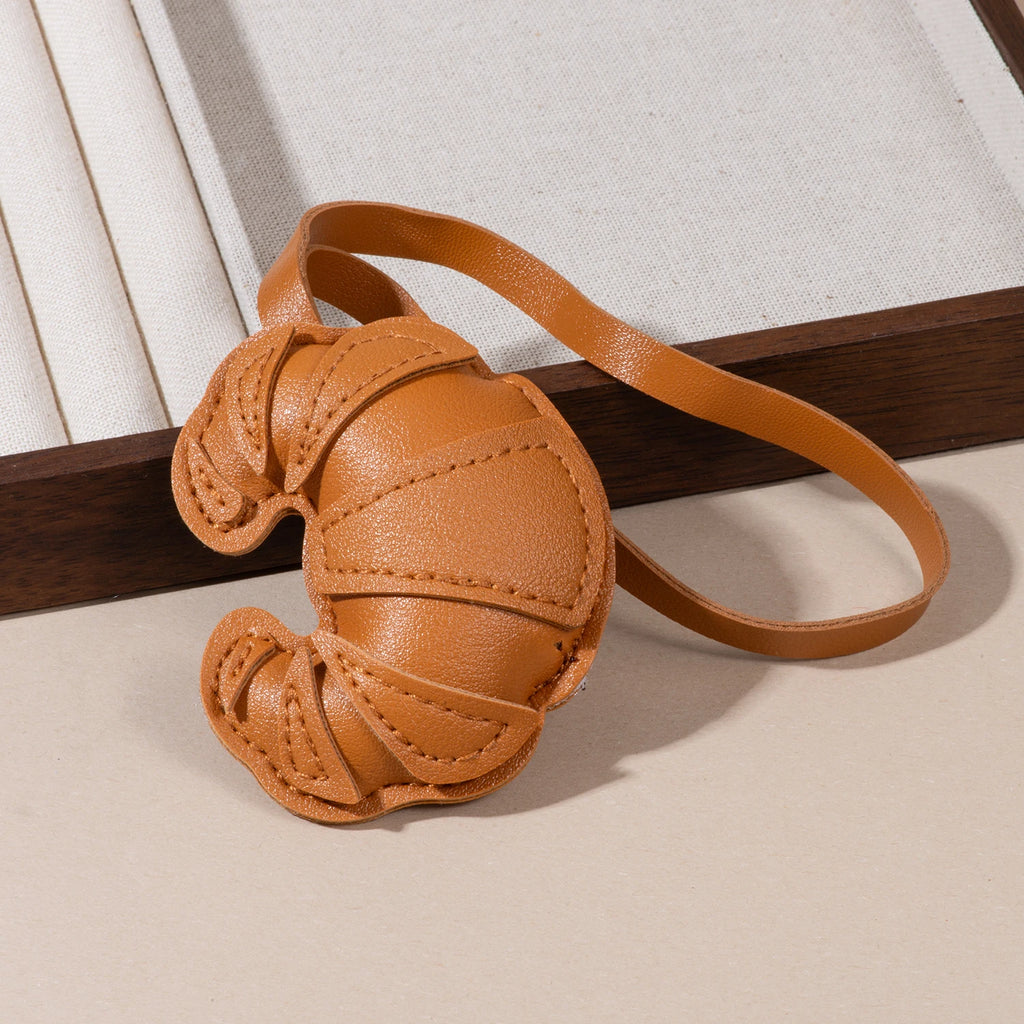 Handgemachter Leder-Croissant Schlüsselanhänger – Süßer Bag Charm & Rucksack-Pendant, kreatives Geschenk für Paare & Freunde