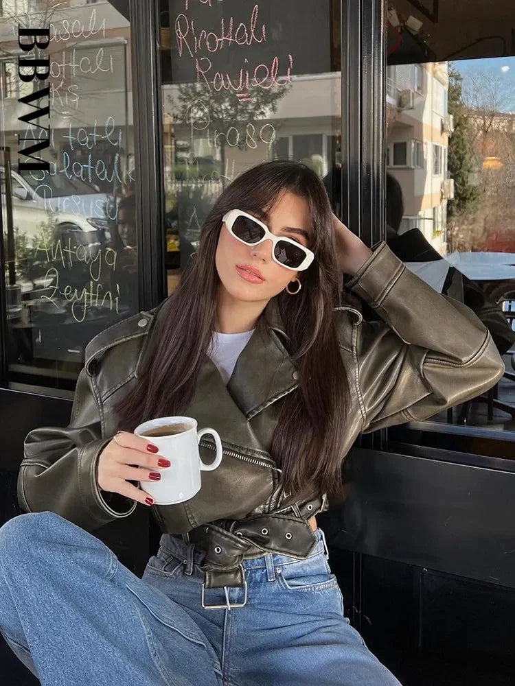 Damen Oversized PU Lederjacke Vintage – Kurze Bikerjacke mit Gürtel & Reißverschluss, Retro Streetwear Look