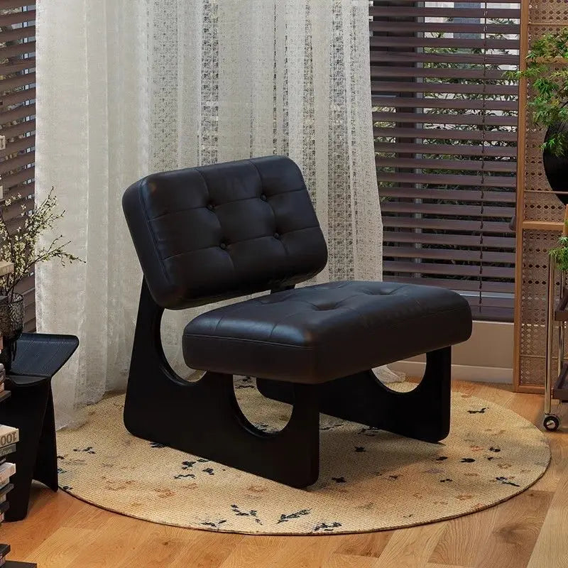 Massivholz Einzelsessel im asiatisch-nordischen Stil – Retro Akzentstuhl mit Öl-Wachs-Leder-Optik für entspanntes Wohnen