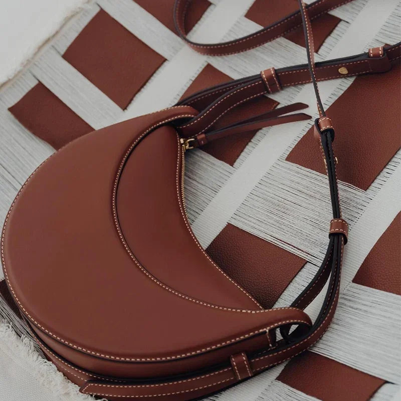 2025 Französische Echtleder Damen-Schultertasche – Halbmond-Crescent Bag mit Reißverschluss, Trendige Crossbody Tasche